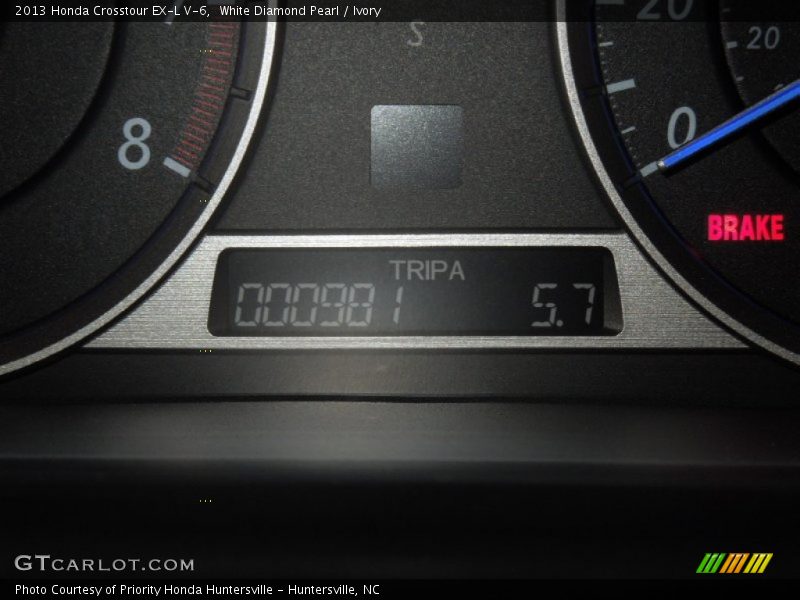 White Diamond Pearl / Ivory 2013 Honda Crosstour EX-L V-6