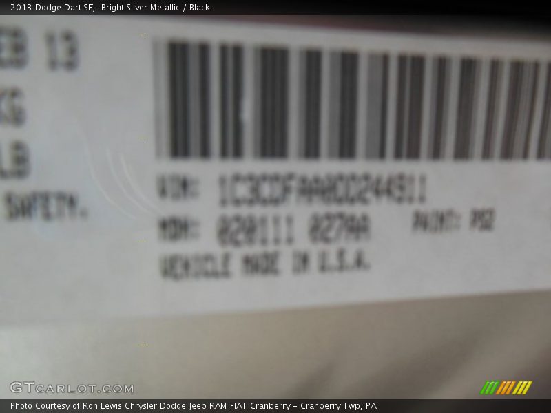 Bright Silver Metallic / Black 2013 Dodge Dart SE