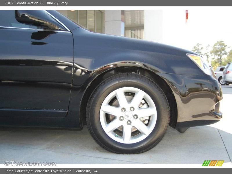 Black / Ivory 2009 Toyota Avalon XL