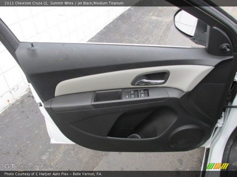 Summit White / Jet Black/Medium Titanium 2011 Chevrolet Cruze LS