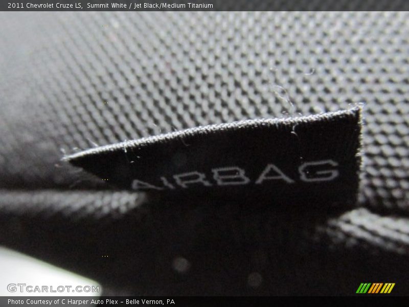 Summit White / Jet Black/Medium Titanium 2011 Chevrolet Cruze LS