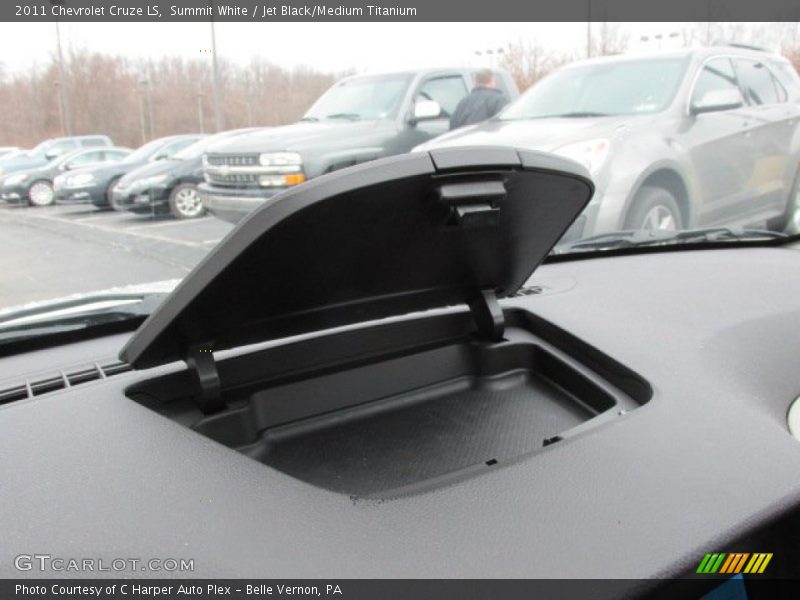Summit White / Jet Black/Medium Titanium 2011 Chevrolet Cruze LS