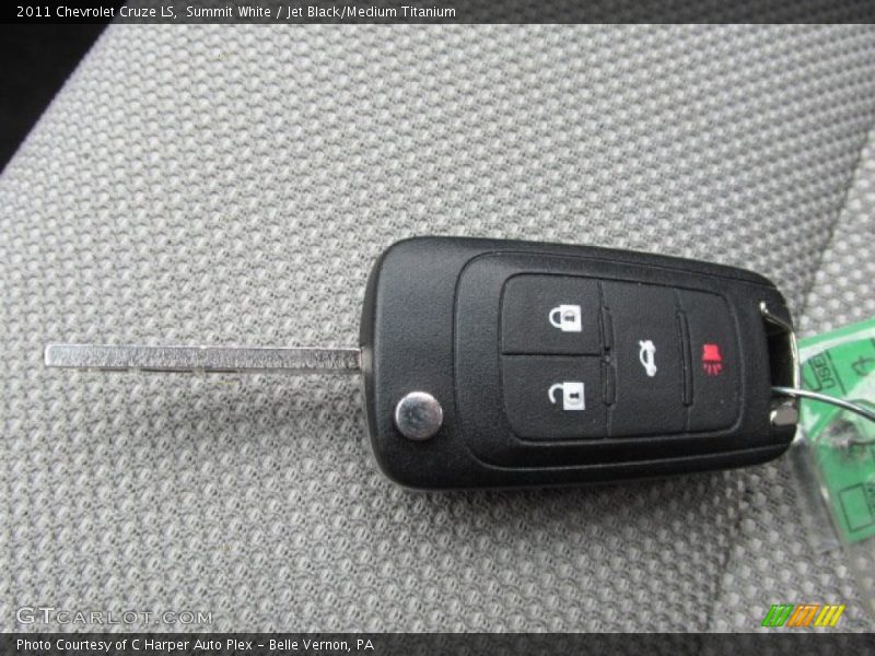 Summit White / Jet Black/Medium Titanium 2011 Chevrolet Cruze LS