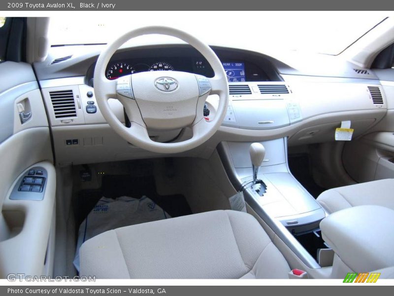 Black / Ivory 2009 Toyota Avalon XL