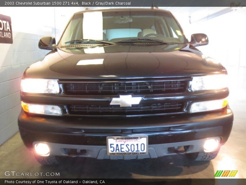 Black / Gray/Dark Charcoal 2003 Chevrolet Suburban 1500 Z71 4x4