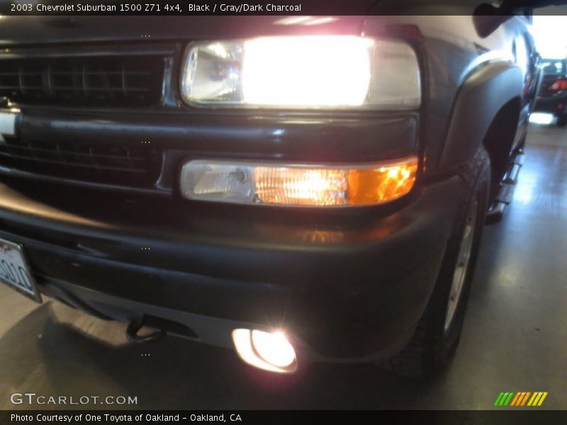 Black / Gray/Dark Charcoal 2003 Chevrolet Suburban 1500 Z71 4x4