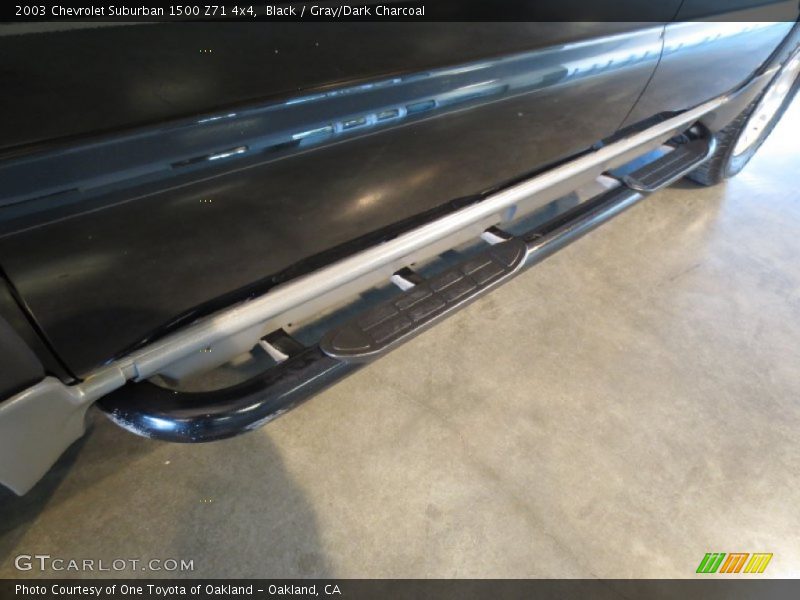Black / Gray/Dark Charcoal 2003 Chevrolet Suburban 1500 Z71 4x4
