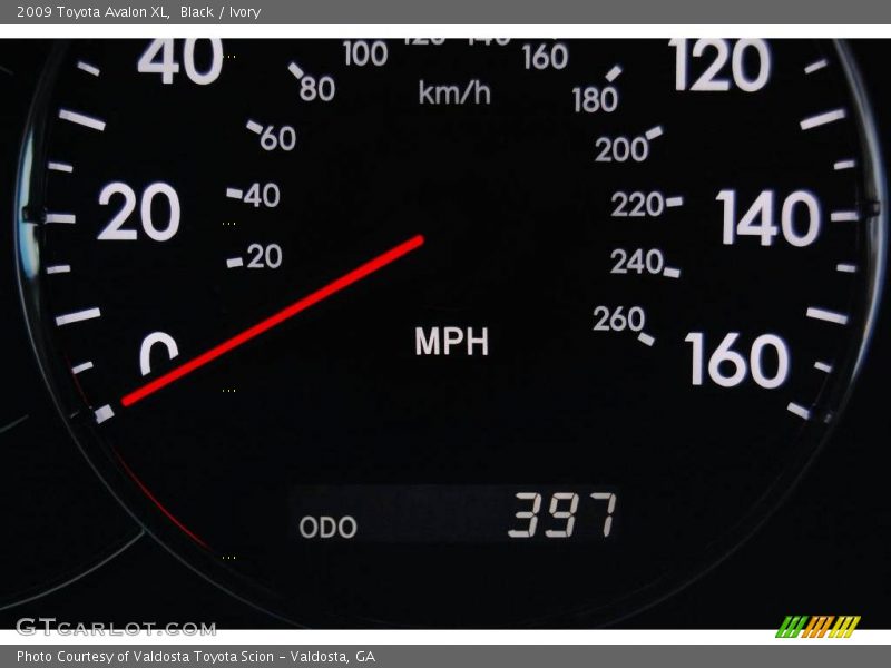 Black / Ivory 2009 Toyota Avalon XL