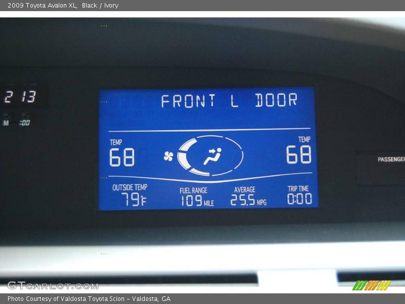 Black / Ivory 2009 Toyota Avalon XL