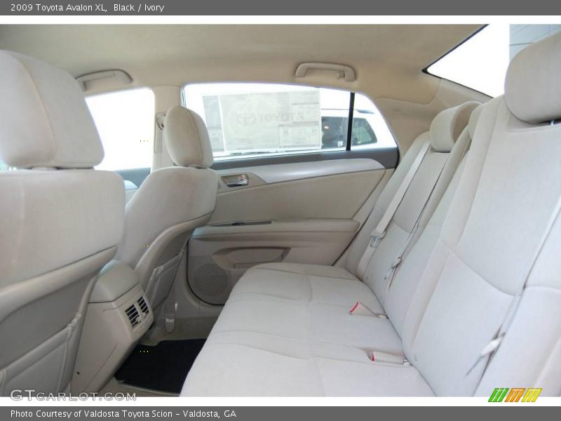 Black / Ivory 2009 Toyota Avalon XL