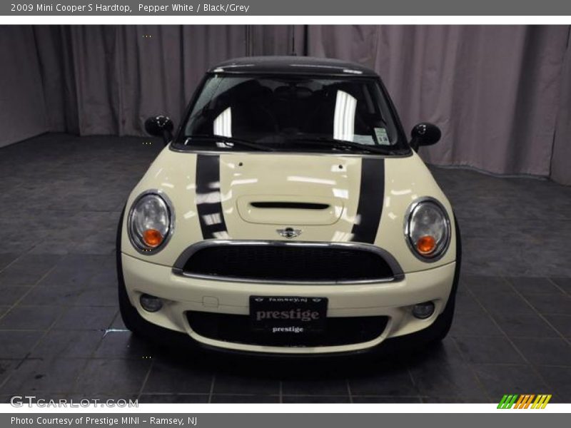 Pepper White / Black/Grey 2009 Mini Cooper S Hardtop