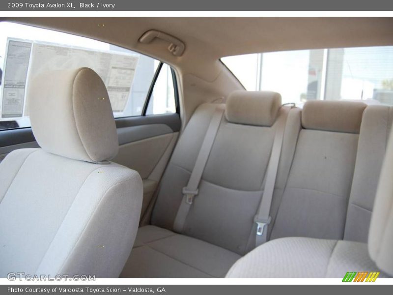 Black / Ivory 2009 Toyota Avalon XL