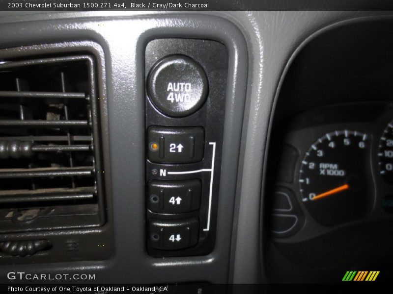 Black / Gray/Dark Charcoal 2003 Chevrolet Suburban 1500 Z71 4x4