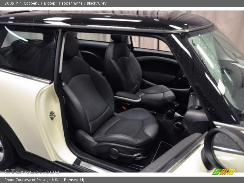 Pepper White / Black/Grey 2009 Mini Cooper S Hardtop