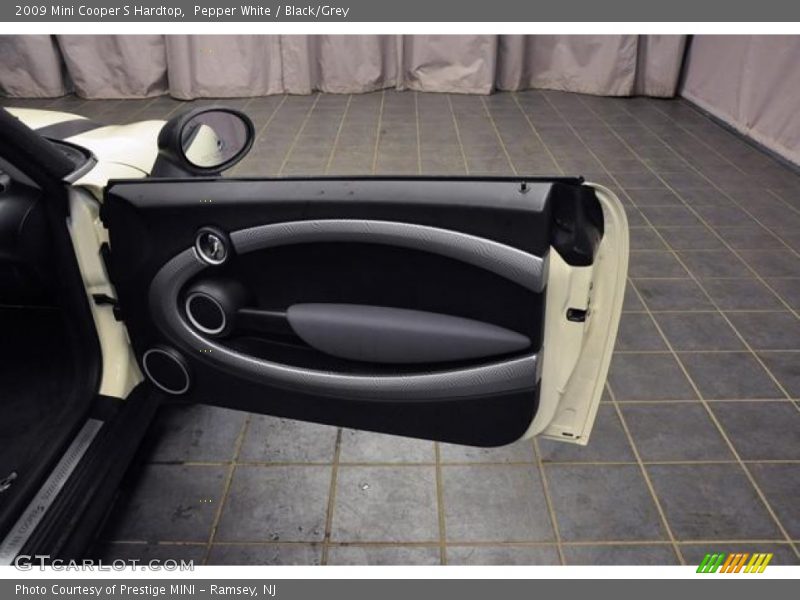 Pepper White / Black/Grey 2009 Mini Cooper S Hardtop
