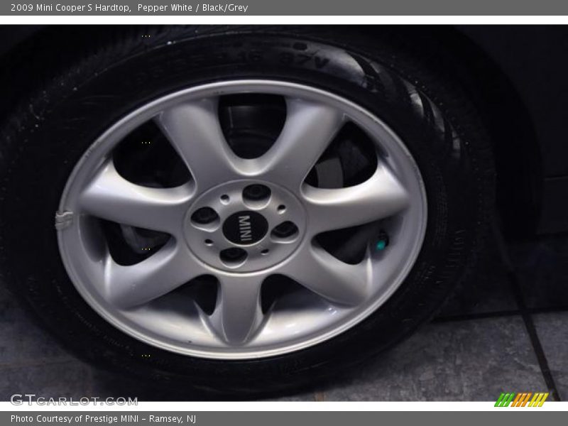 Pepper White / Black/Grey 2009 Mini Cooper S Hardtop