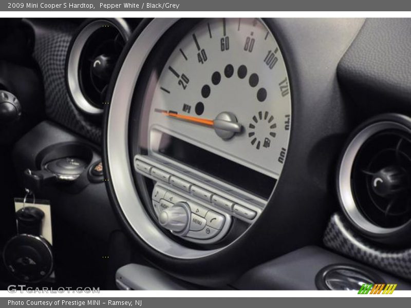 Pepper White / Black/Grey 2009 Mini Cooper S Hardtop