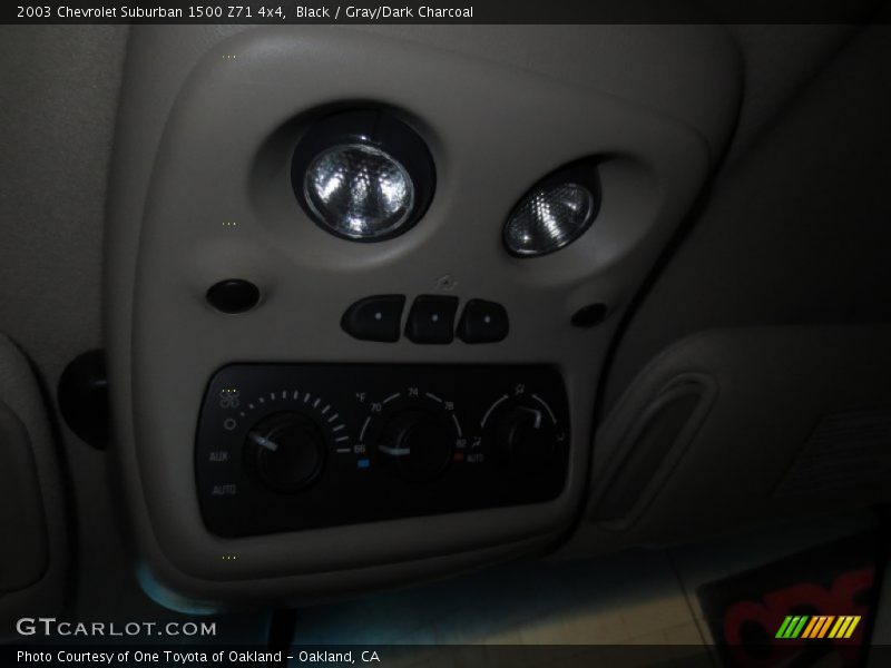 Black / Gray/Dark Charcoal 2003 Chevrolet Suburban 1500 Z71 4x4