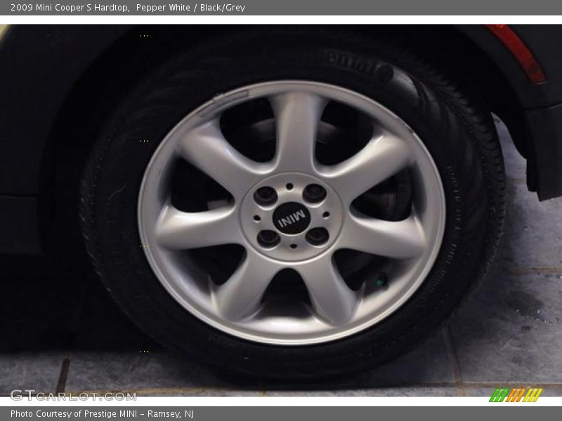 Pepper White / Black/Grey 2009 Mini Cooper S Hardtop