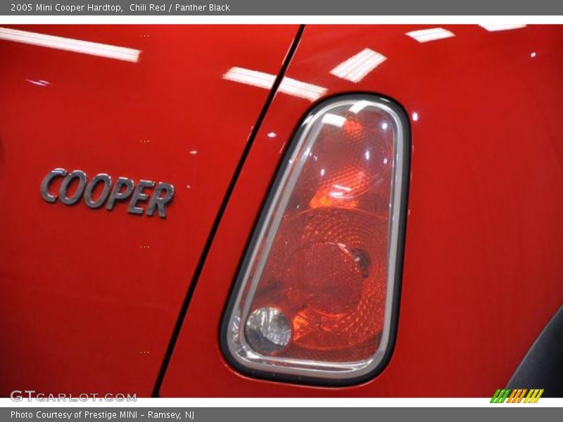 Chili Red / Panther Black 2005 Mini Cooper Hardtop
