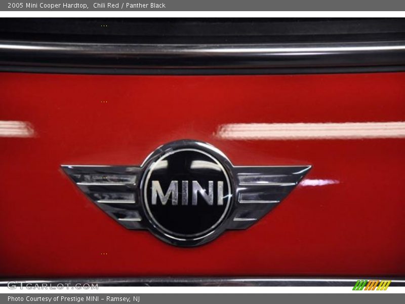 Chili Red / Panther Black 2005 Mini Cooper Hardtop