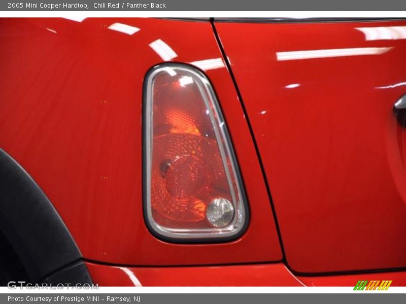 Chili Red / Panther Black 2005 Mini Cooper Hardtop