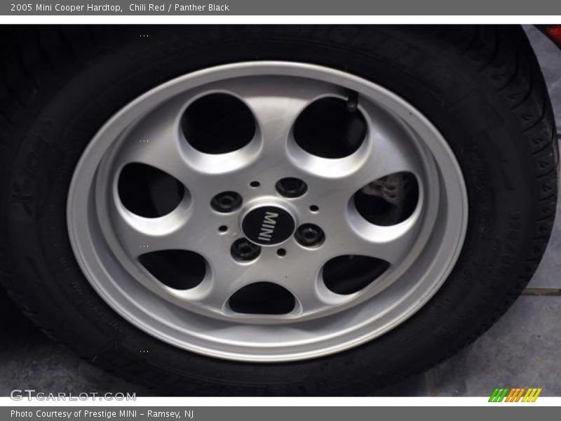 Chili Red / Panther Black 2005 Mini Cooper Hardtop