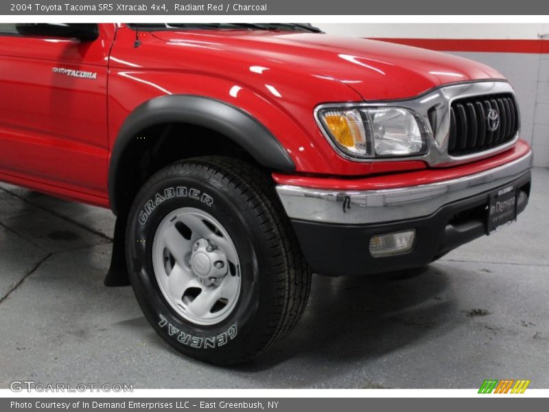 Radiant Red / Charcoal 2004 Toyota Tacoma SR5 Xtracab 4x4