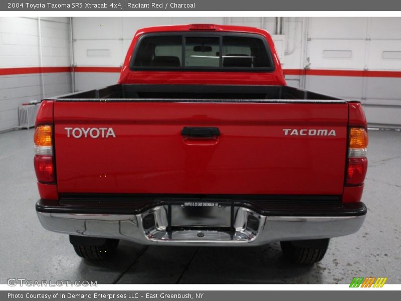 Radiant Red / Charcoal 2004 Toyota Tacoma SR5 Xtracab 4x4