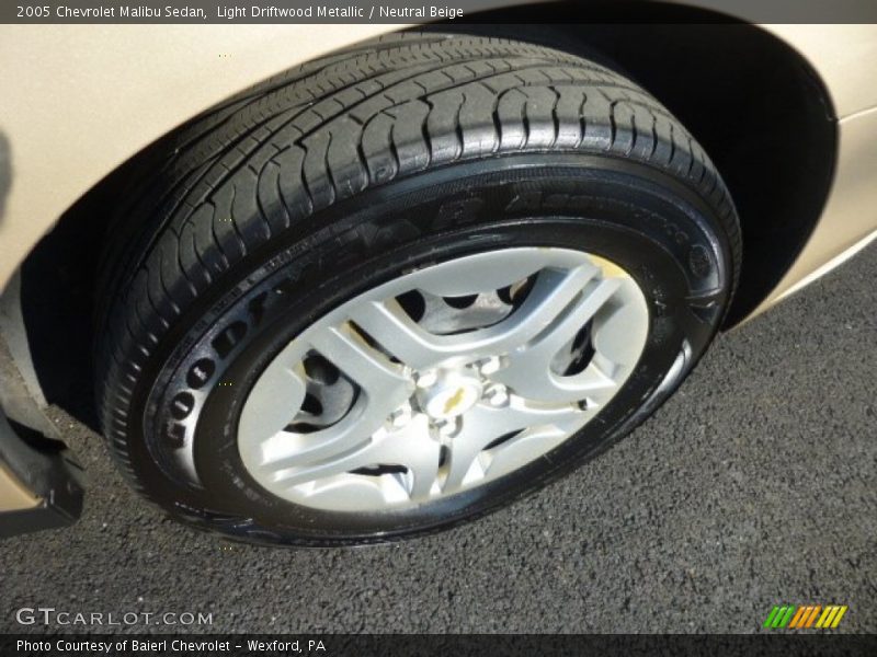 Light Driftwood Metallic / Neutral Beige 2005 Chevrolet Malibu Sedan