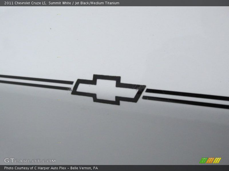 Summit White / Jet Black/Medium Titanium 2011 Chevrolet Cruze LS