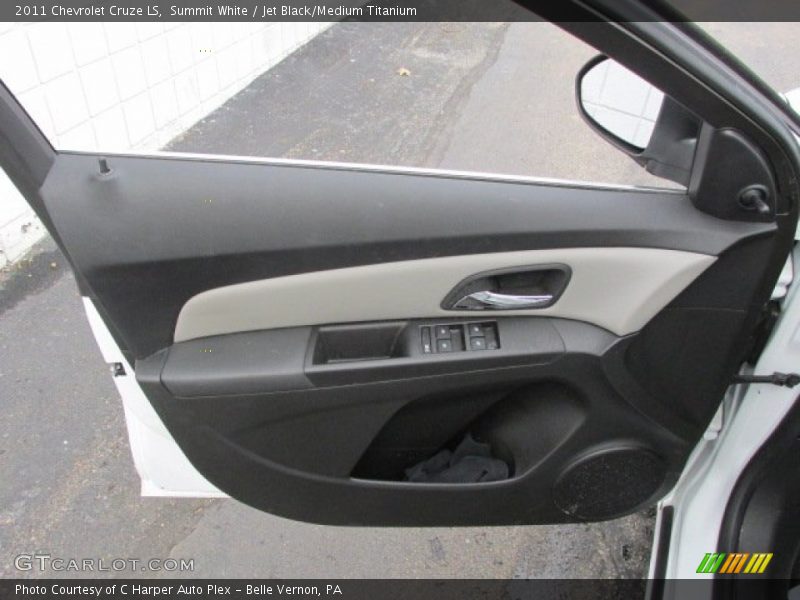 Summit White / Jet Black/Medium Titanium 2011 Chevrolet Cruze LS