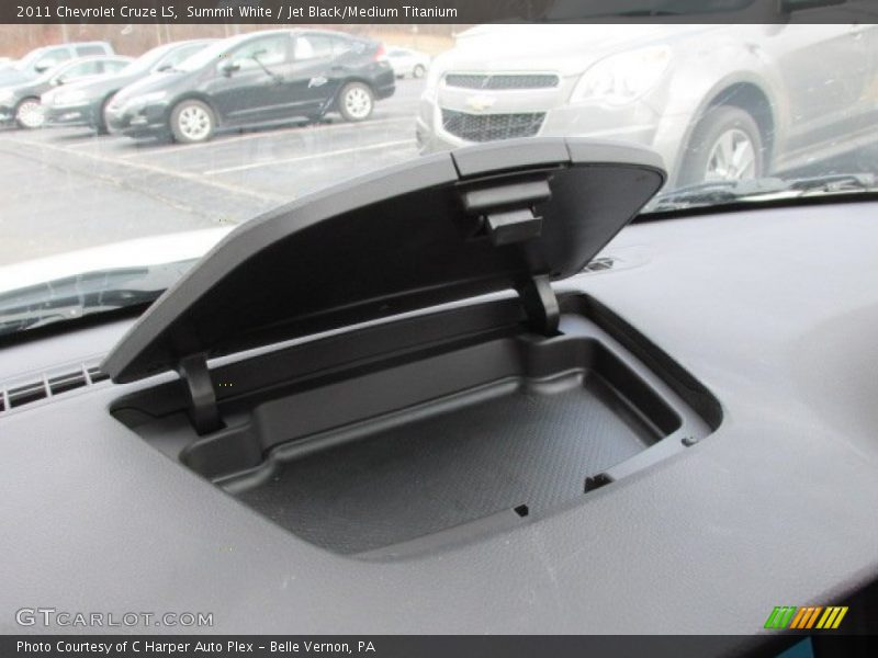 Summit White / Jet Black/Medium Titanium 2011 Chevrolet Cruze LS