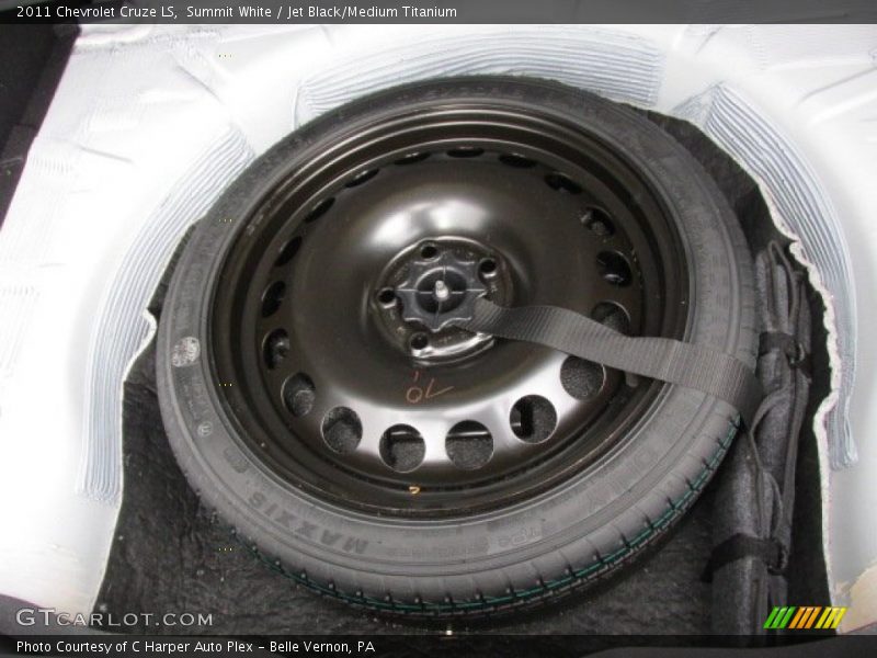 Summit White / Jet Black/Medium Titanium 2011 Chevrolet Cruze LS