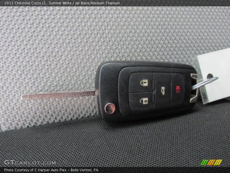 Summit White / Jet Black/Medium Titanium 2011 Chevrolet Cruze LS
