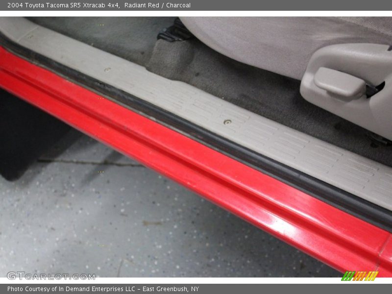 Radiant Red / Charcoal 2004 Toyota Tacoma SR5 Xtracab 4x4