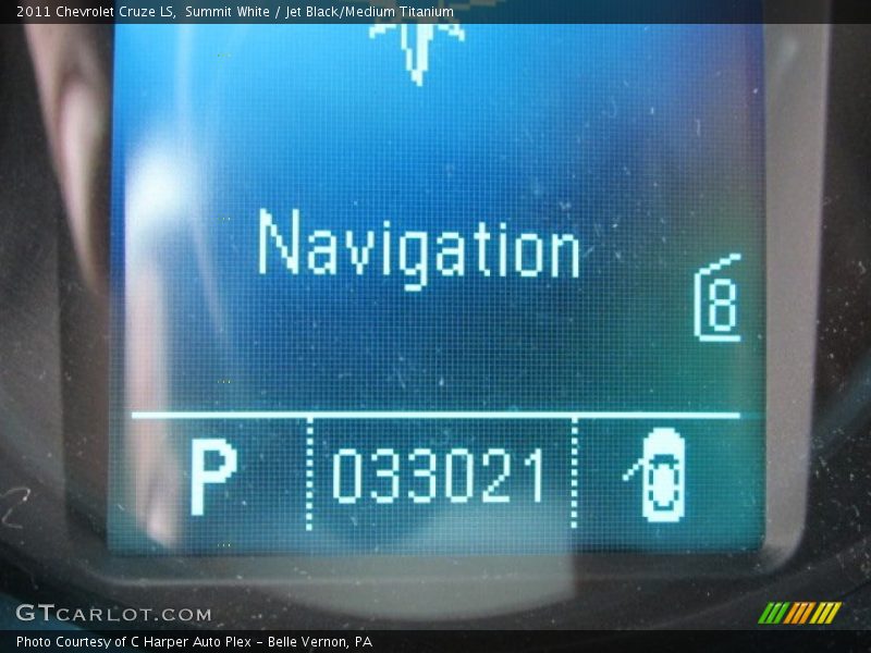 Summit White / Jet Black/Medium Titanium 2011 Chevrolet Cruze LS