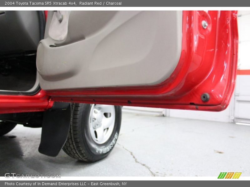 Radiant Red / Charcoal 2004 Toyota Tacoma SR5 Xtracab 4x4