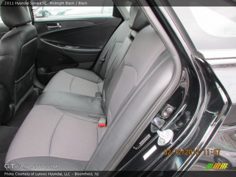 Midnight Black / Black 2011 Hyundai Sonata SE