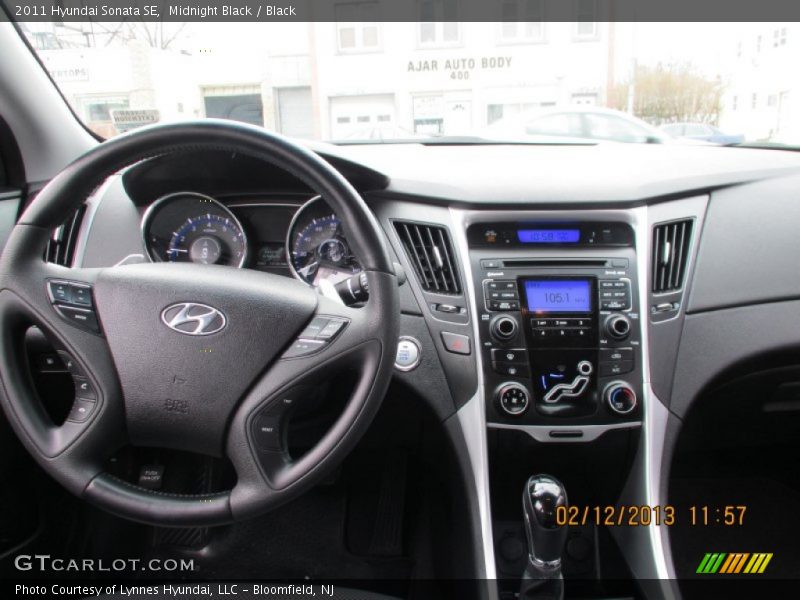 Midnight Black / Black 2011 Hyundai Sonata SE