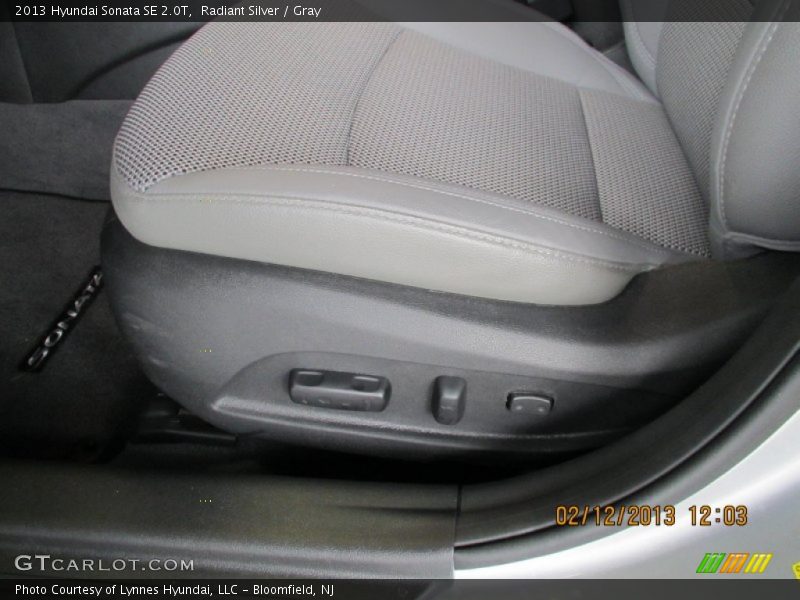 Radiant Silver / Gray 2013 Hyundai Sonata SE 2.0T