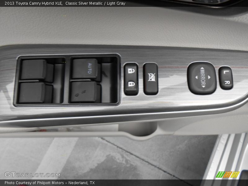 Classic Silver Metallic / Light Gray 2013 Toyota Camry Hybrid XLE