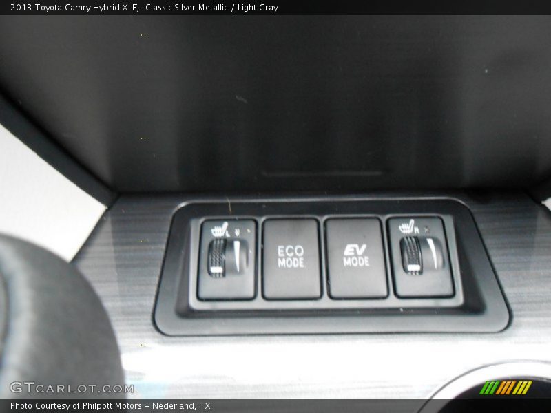 Classic Silver Metallic / Light Gray 2013 Toyota Camry Hybrid XLE
