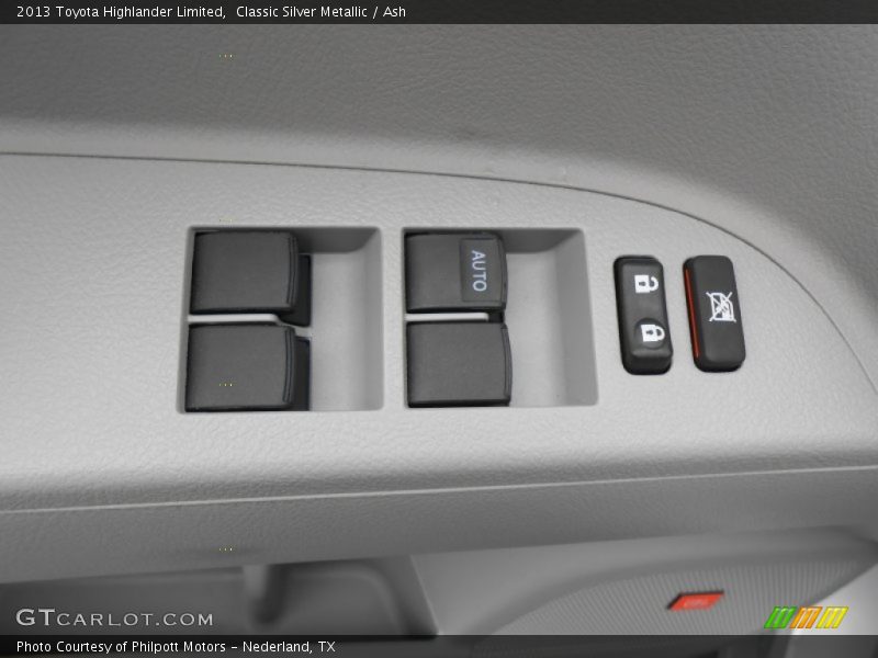 Classic Silver Metallic / Ash 2013 Toyota Highlander Limited