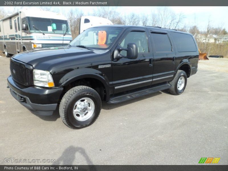 Front 3/4 View of 2002 Excursion Limited 4x4