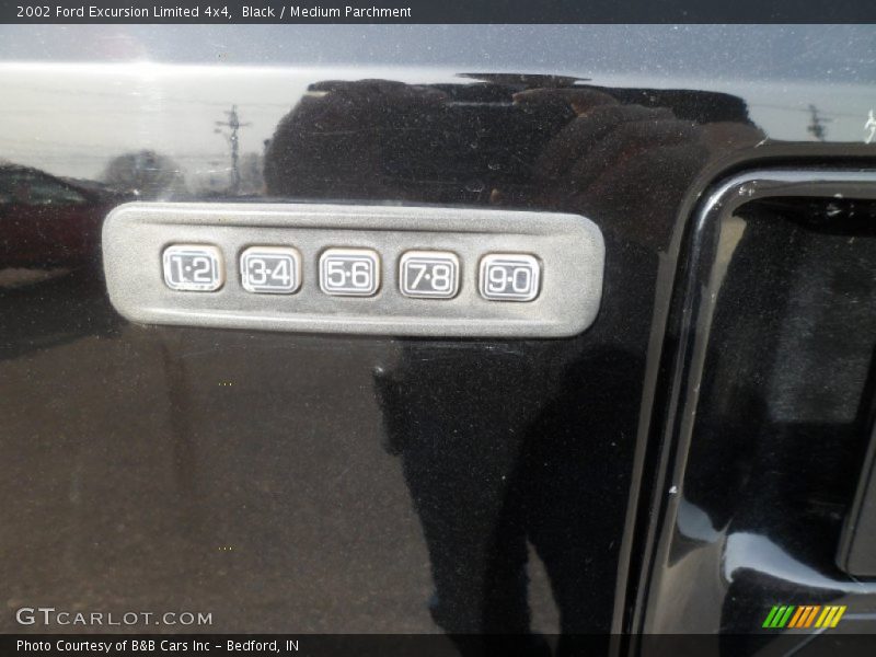 Black / Medium Parchment 2002 Ford Excursion Limited 4x4