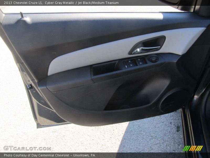 Cyber Gray Metallic / Jet Black/Medium Titanium 2013 Chevrolet Cruze LS
