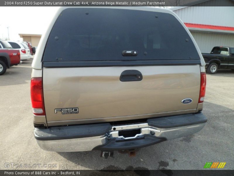Arizona Beige Metallic / Medium Parchment 2004 Ford F250 Super Duty Lariat Crew Cab 4x4