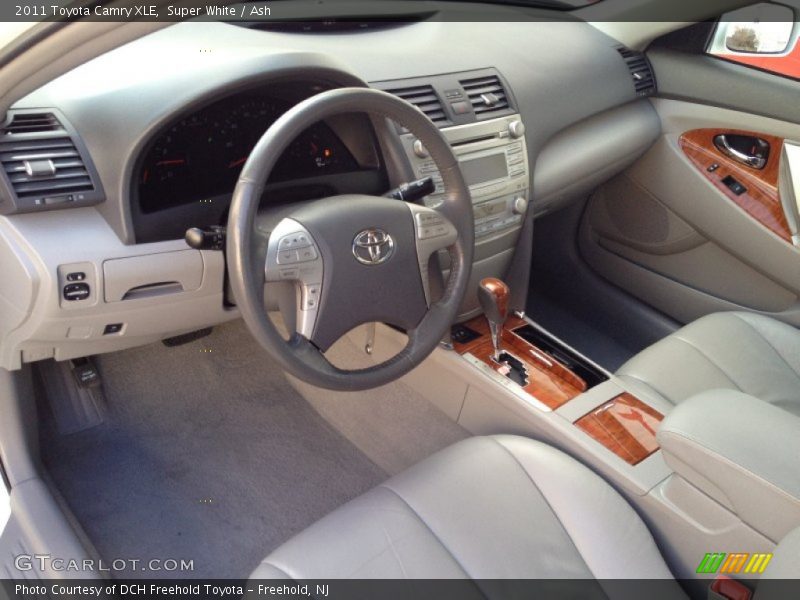 Super White / Ash 2011 Toyota Camry XLE