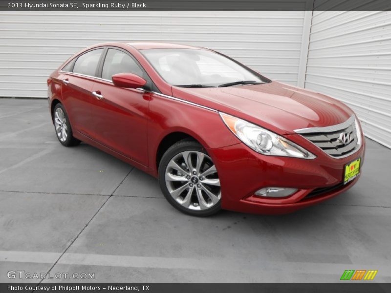 Sparkling Ruby / Black 2013 Hyundai Sonata SE